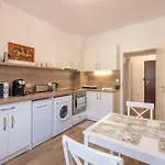 Peaceful Downtown Location - 2 Bedroom Apartment