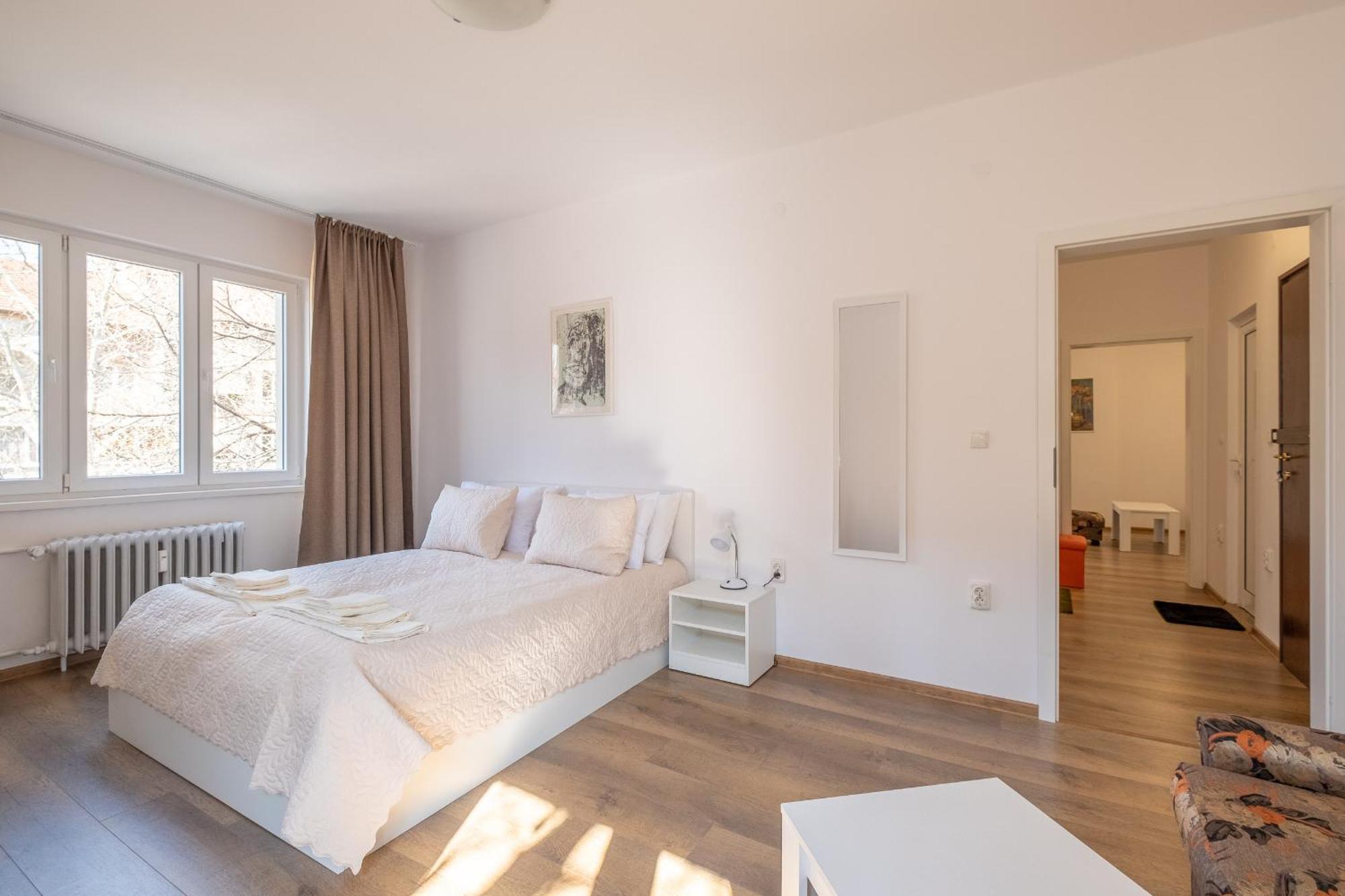 Peaceful Downtown Location - 2 Bedroom * Sofia