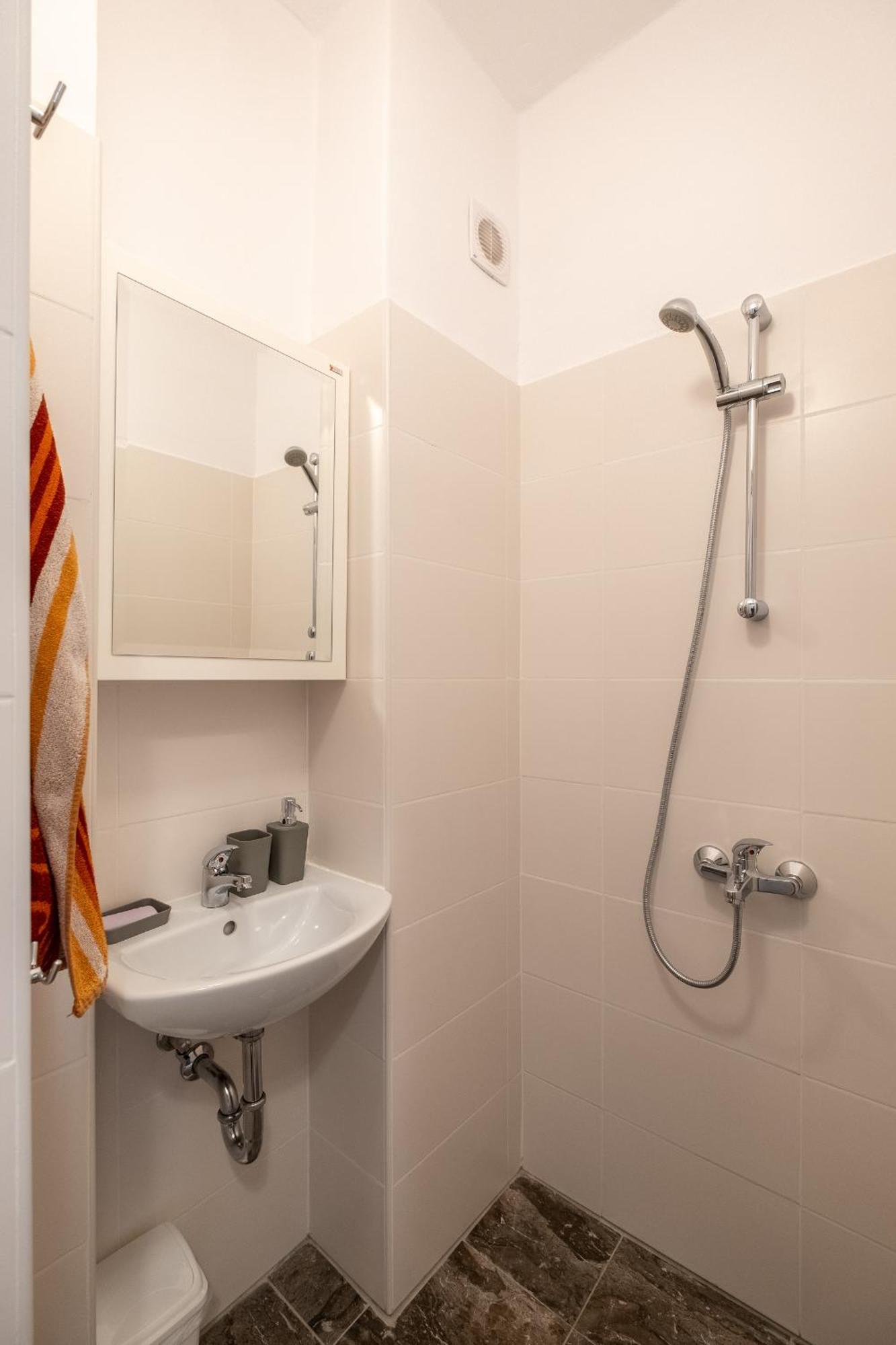 Apartment Peaceful Downtown Location - 2 Bedroom Sofia