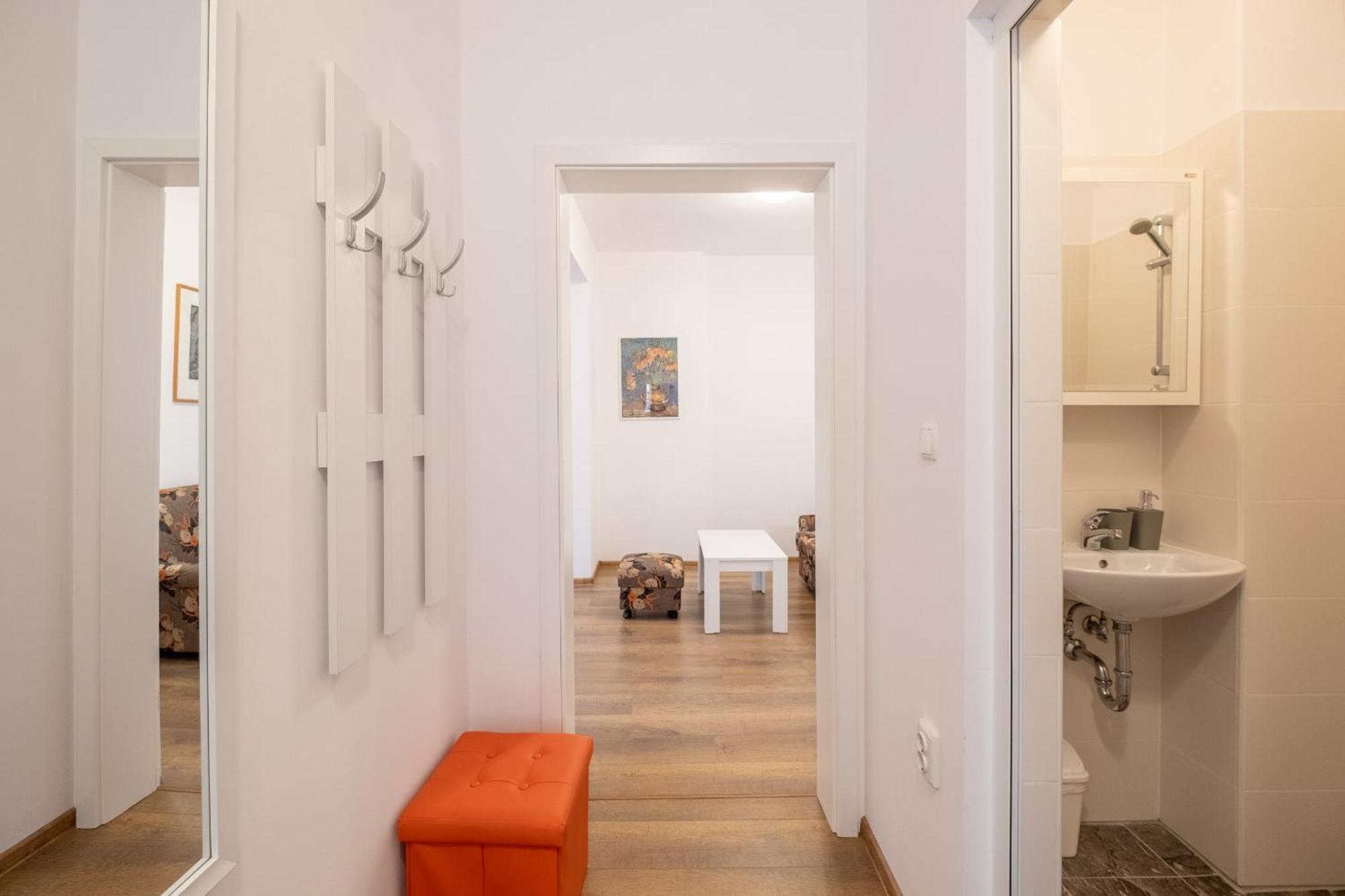 Peaceful Downtown Location - 2 Bedroom Apartment *